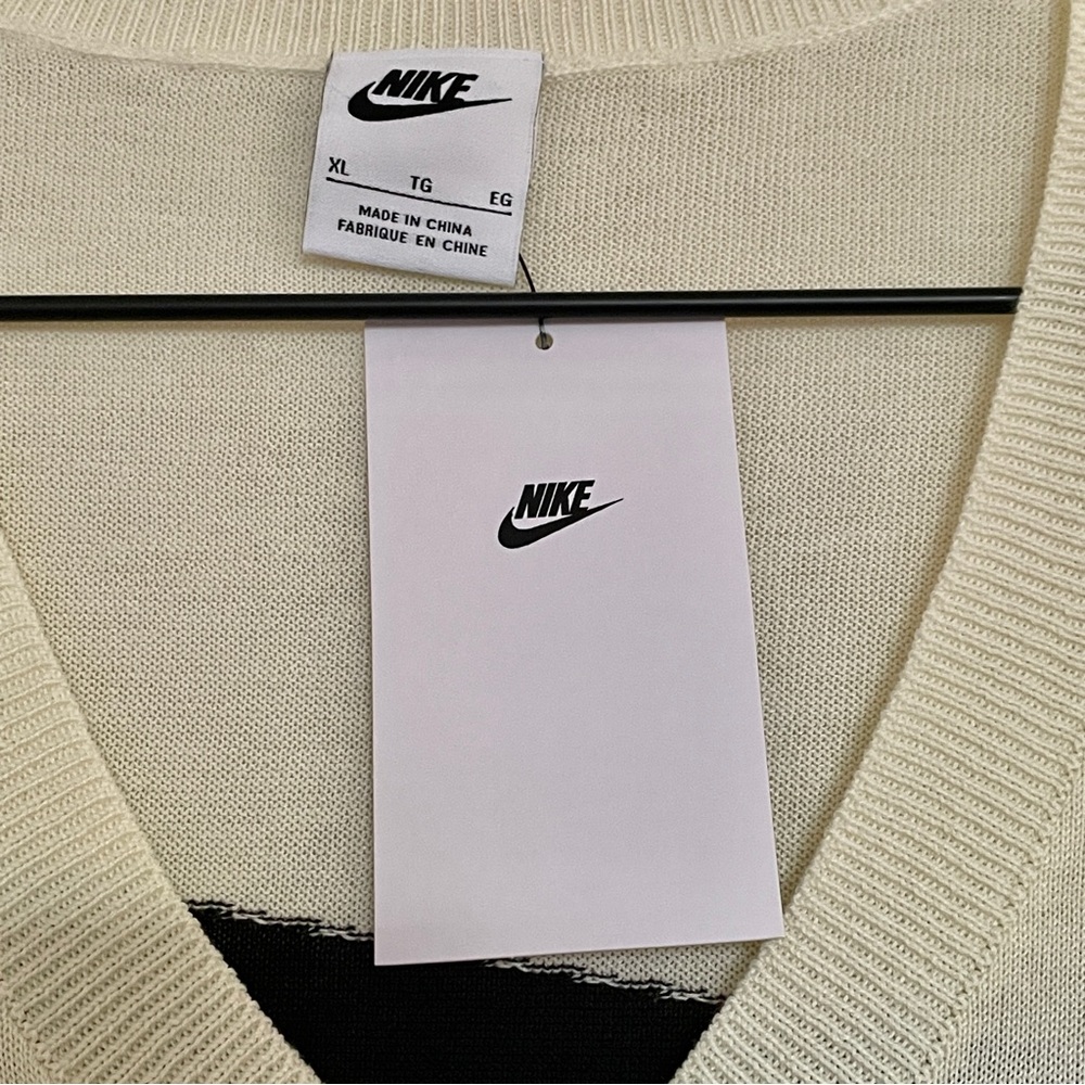 Nike V-Neck Sweater Big Swoosh Cream Size XL FD2873-113 - Picture 3 of 6